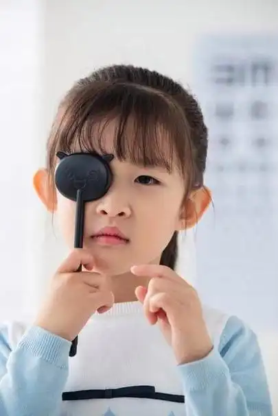 为什么近视防控镜可以缓解度数增长?