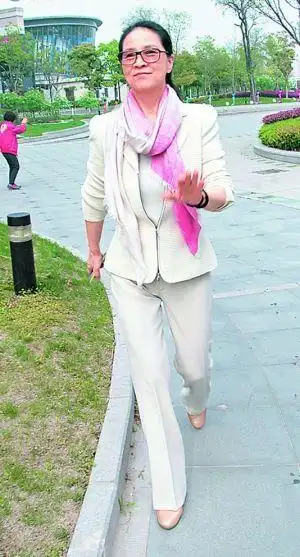 成龙:每年收林凤娇生日蜜函