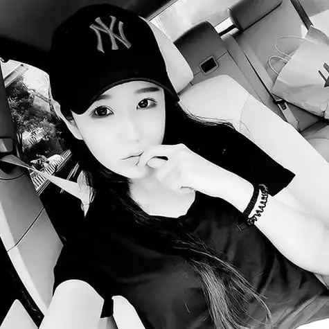 美女头像图片霸气黑白做一个时尚的女人