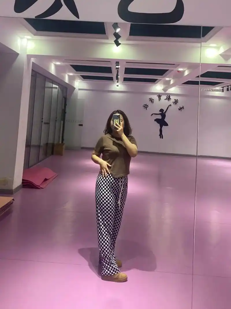 160  130斤.我想去找他 去见他 但不想和好了#微胖穿 - 抖音