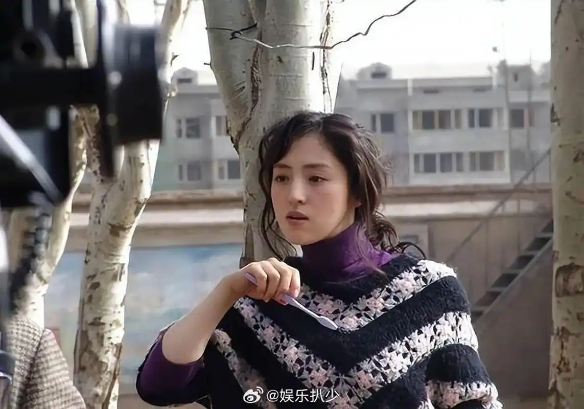 董璇年轻时真的很美,韩素希其实就是低配版的她,可惜遇人不淑事业也没