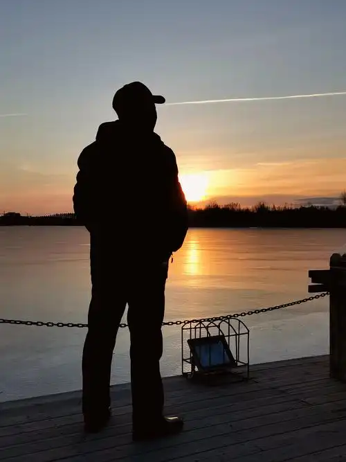 冬季恋歌一一香山湖公园晨晖之景,美的醉人