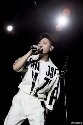 韦礼安首度加盟歌手当打之年金曲创作才子实力帮唱徐佳莹