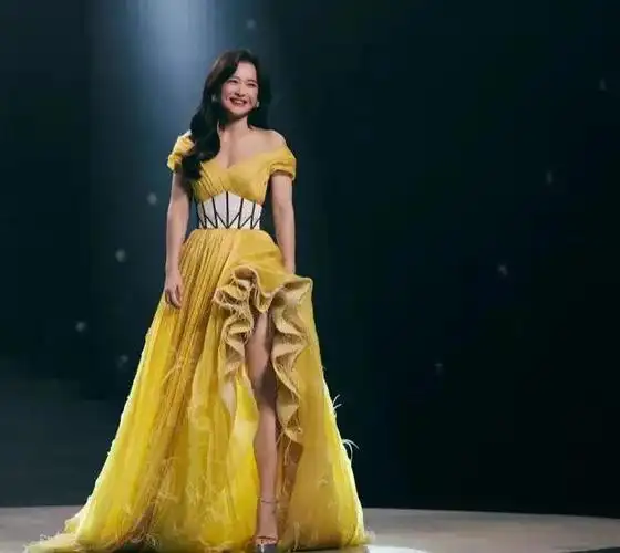 贾玲减肥出现后遗症皮肤松弛满脸皱纹面容憔悴显苍老