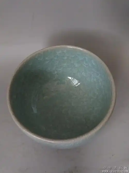 宋代传世汝窑冰裂纹瓷碗