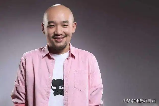 2012年,毕业于沈阳音乐学院的李代沫,在《中国好声音》的舞台上一举