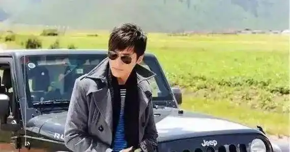 胡歌曾跟霍建华一起去旅行霍建华娶紫薇后胡歌独自踏上旅程