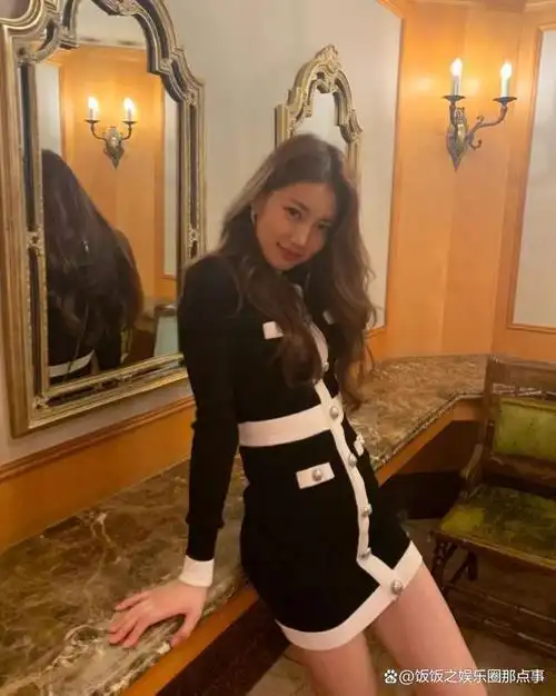 裴秀智不仅以其美丽的外表和"国民初恋"的形象深受喜爱,更以其在多个