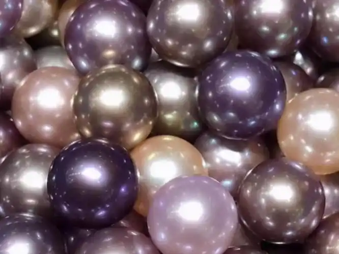 女子饭店点蚌肉吃出珍珠,藏肉里闪闪发光,所有权算谁的?