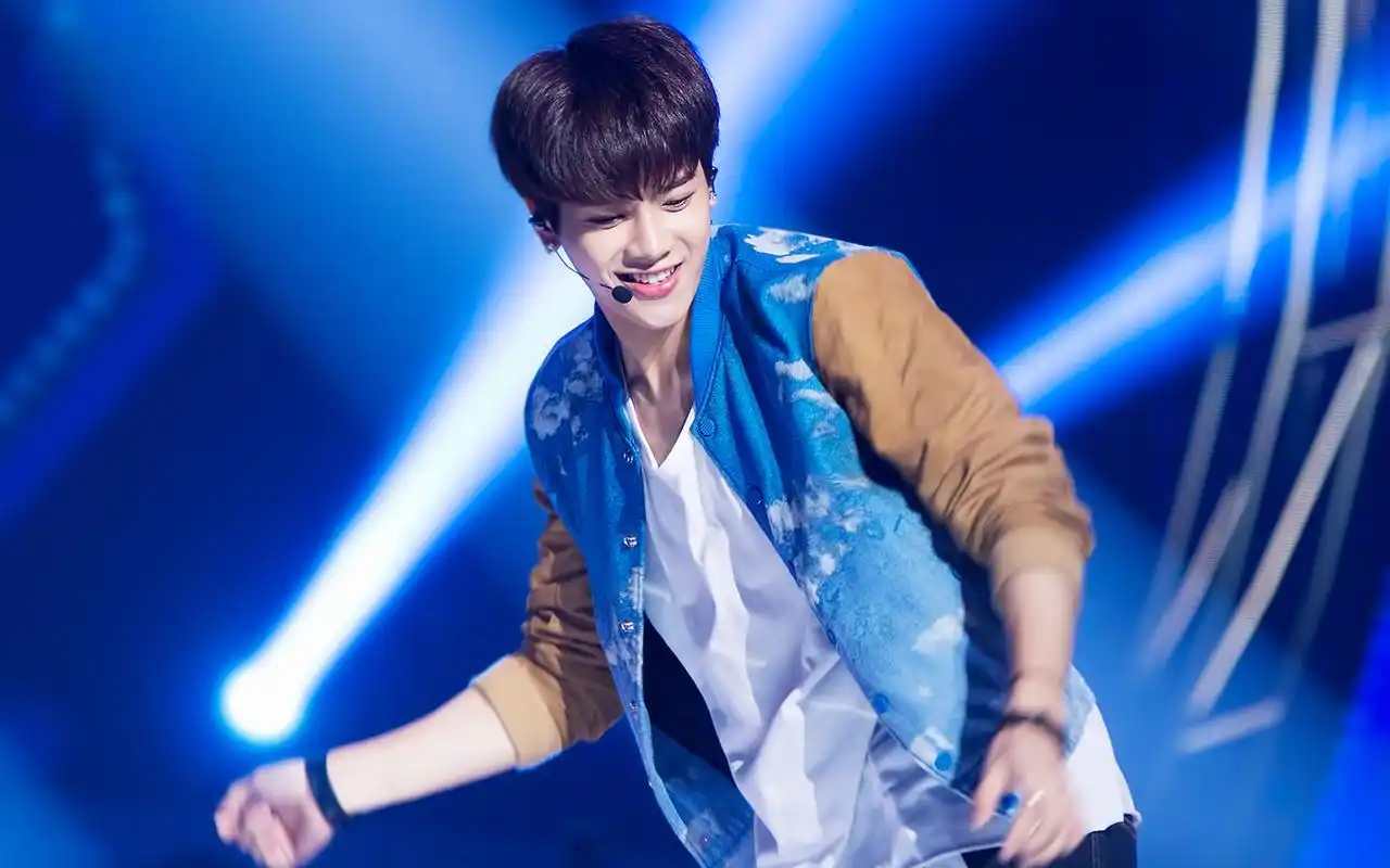 王嘉尔:富有爱国情怀的正能量优质偶像