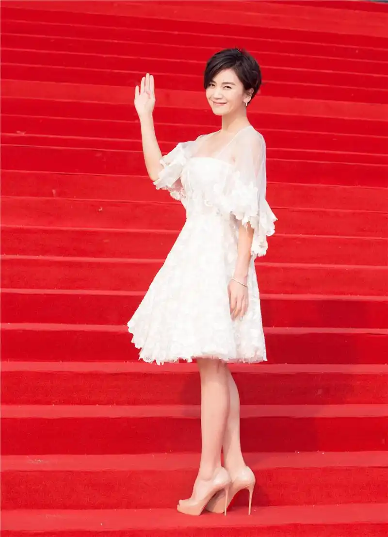 中国慈善榜在京发布 曹曦文获慈善公益明星奖-新华网