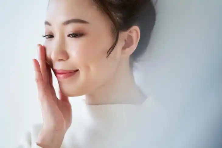 岛姿·一秒元气素颜霜 | 抹出清透「伪素颜」,养得皮肤细腻水嫩