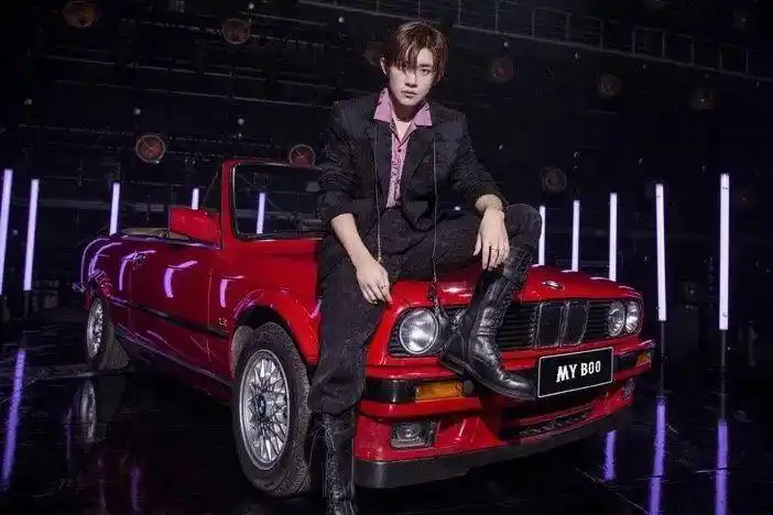 宝马推易烊千玺首支品牌大片,这波年轻化营销真酷!