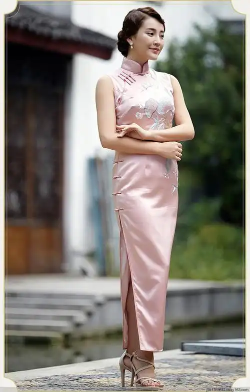 摄影-粉荷高领旗袍,端庄大气