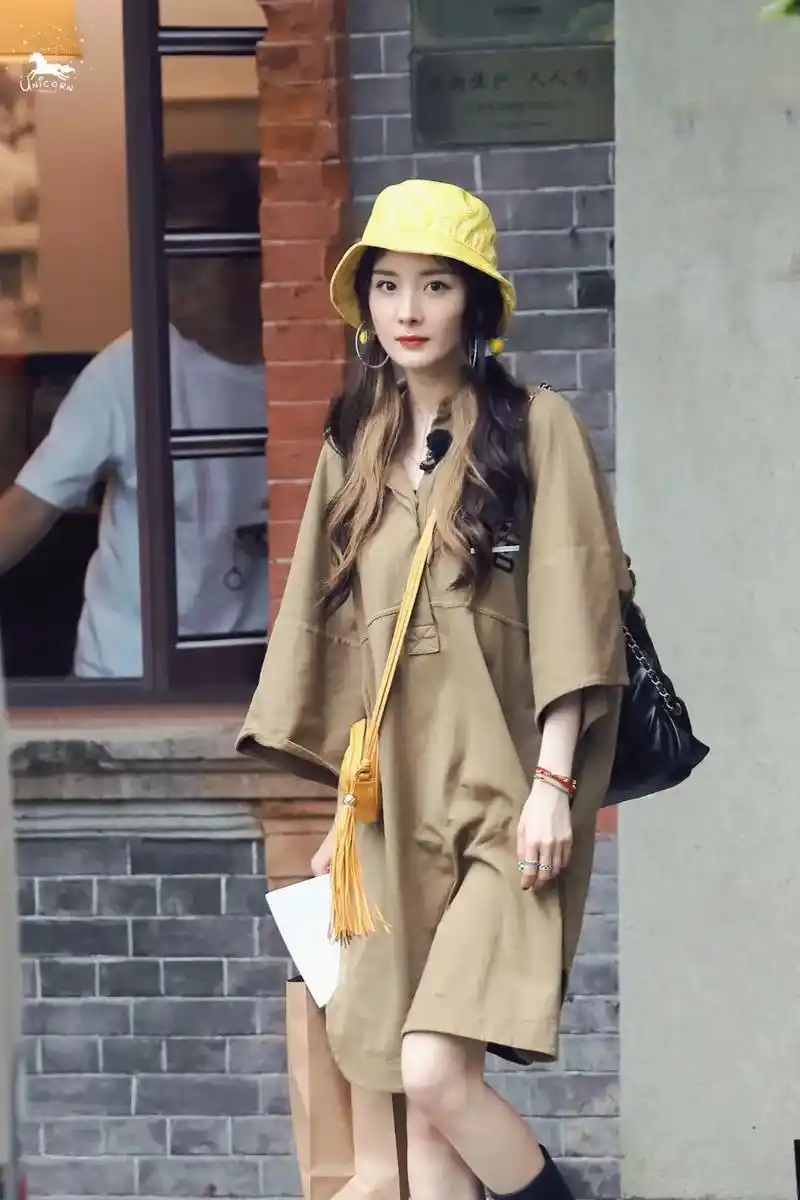 可爱的崽崽#杨幂花儿与少年露营季路透 - 抖音