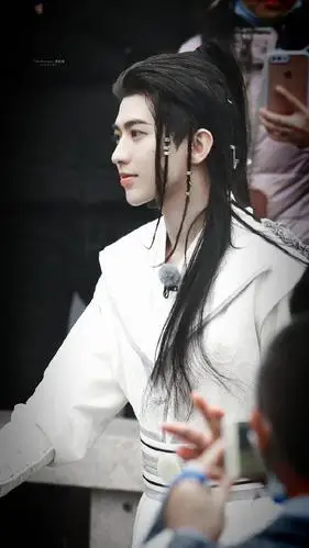 一见周郎误终身蔡徐坤奔跑吧白衣古装路透疑是仙子下凡尘