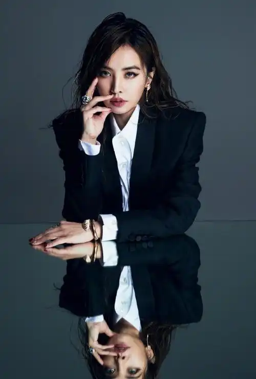 蔡依林穿搭太拉风,穿抹胸"小丑裙"配拖地阔腿裤,时尚又高级|西装|短裙