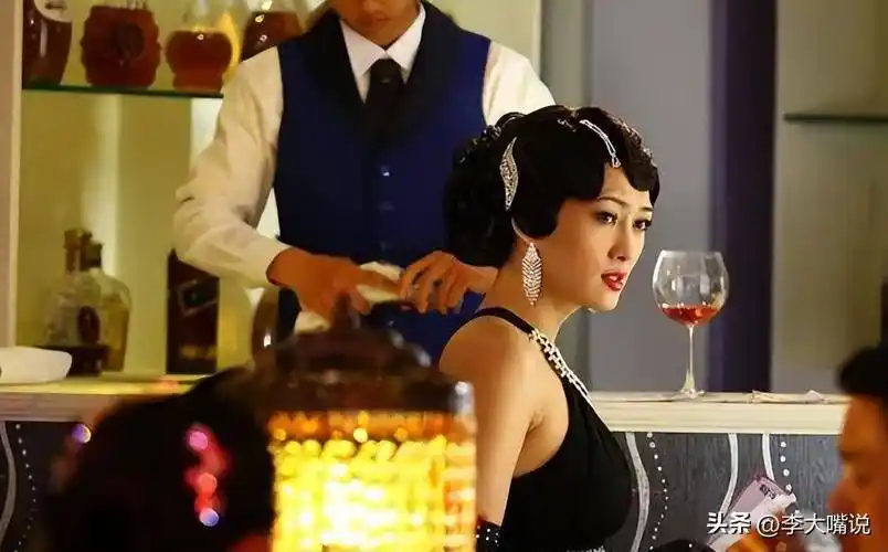 孟广美出道即巅峰,开局就和吕良伟吴彦祖等人合作出演了电影《刑》