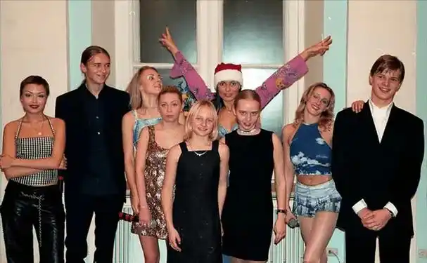 普京硬汉柔情悉心照料两女儿大女儿低调幸福小女儿离婚自在