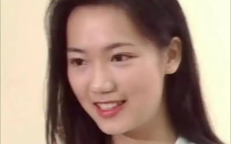 何洁珊 完颜妹妹现代装真的好乖哦!