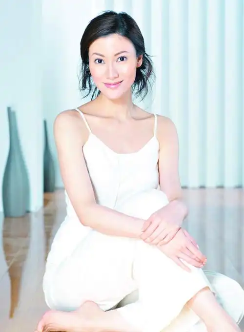 名人明星李嘉欣