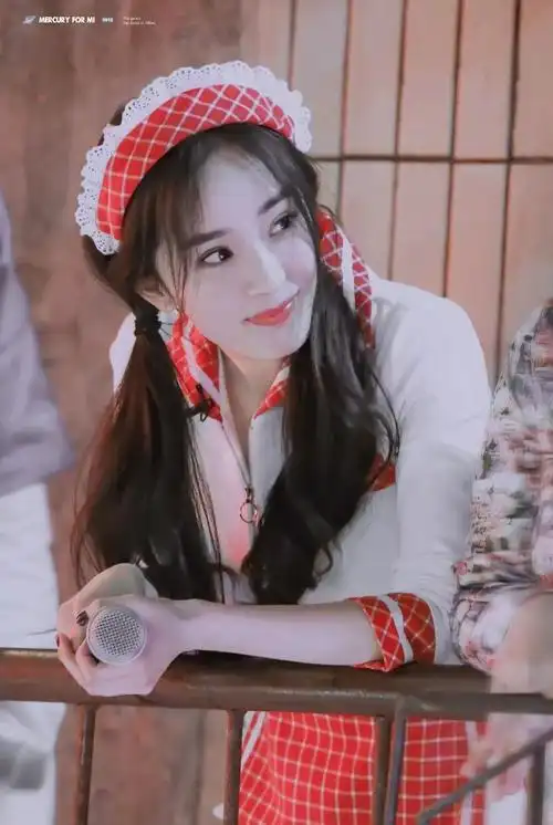 杨幂这几套撩汉穿搭也太诱人了怪不得能斩男