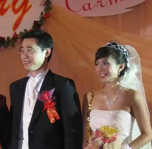 广东电视台五位节目女主持人现实中的老公哪一对最有夫妻相