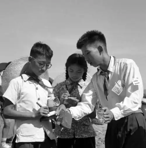 老照片:记录我们曾经的童年