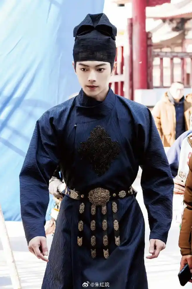 《祈今朝》:寻找身世之旅 由虞书欣,许凯主演的仙侠电视剧《祈今朝》