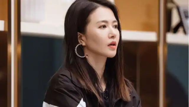 从目中无人到把网友的智商按地摩擦活得清醒的谭维维能翻红吗