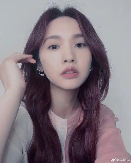 杨丞琳晒库存美照元气满满笑容灿烂