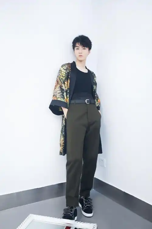 王俊凯酷炫帅气写真图片46