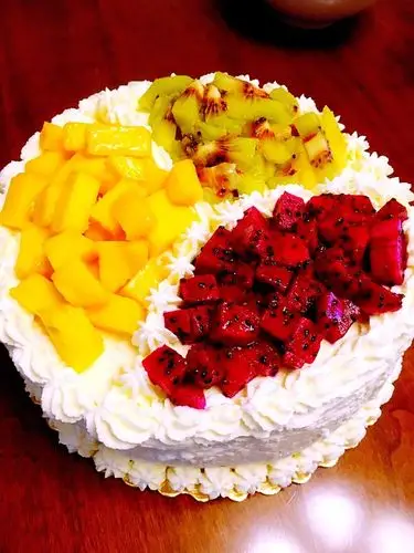 吃痴2017做的8寸水果生日蛋糕