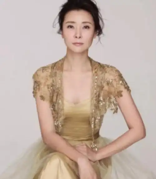 著名演员柯蓝:情路坎坷,我不是黄志忠小三,我也不想结婚