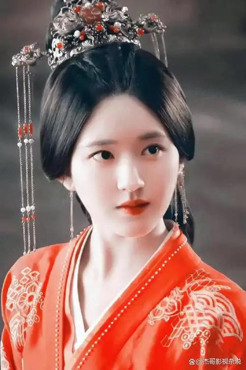 赵露思自从其古装剧《神隐》杀青后,最近一直在参加娱乐活动,今天她的