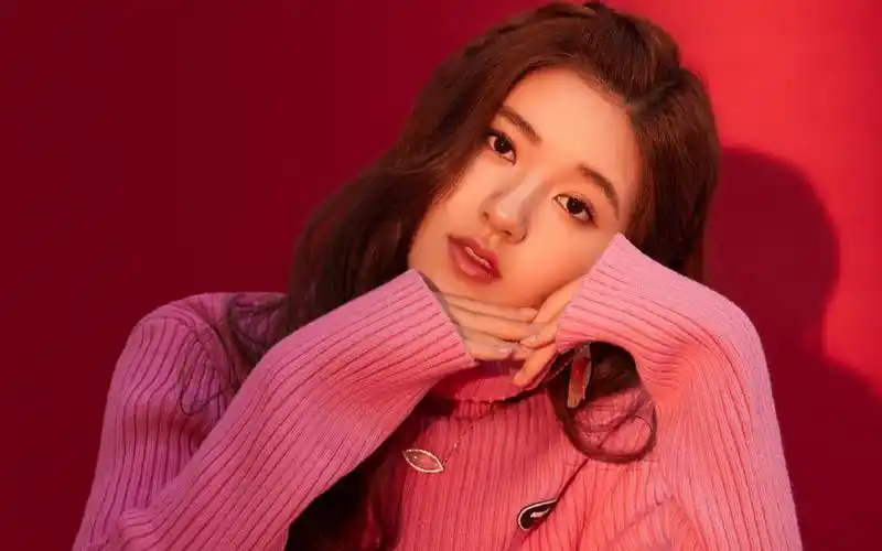 赵露思时尚灵动写真桌面壁纸