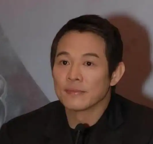 李连杰给大哥百万年薪二哥穷困一生却拒绝帮助他在追求什么