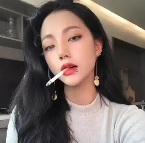 抽烟艺术头像女生头像 女生头像图片大全 -【爱个性】