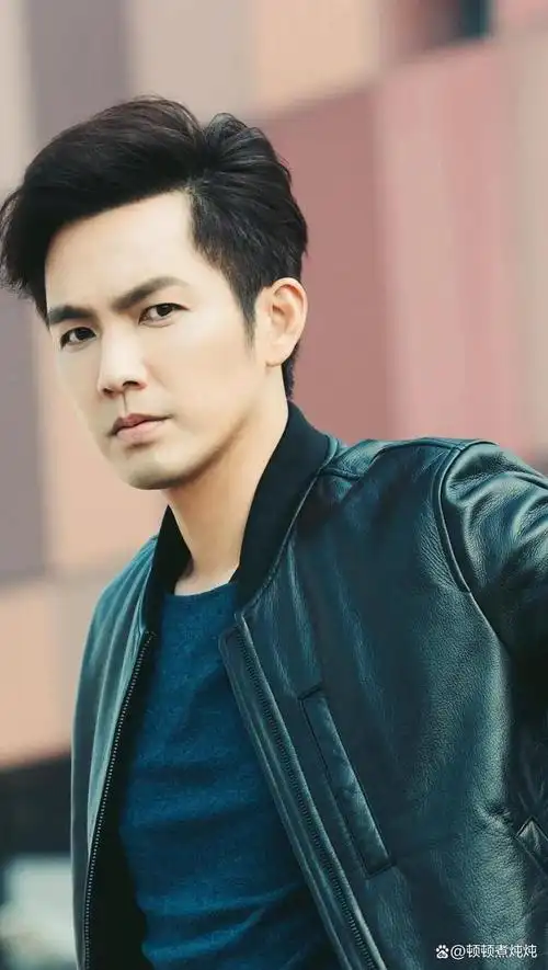 一石激起千层浪,49岁仍看起来和年轻时别无二致的钟汉良,他的感情生活