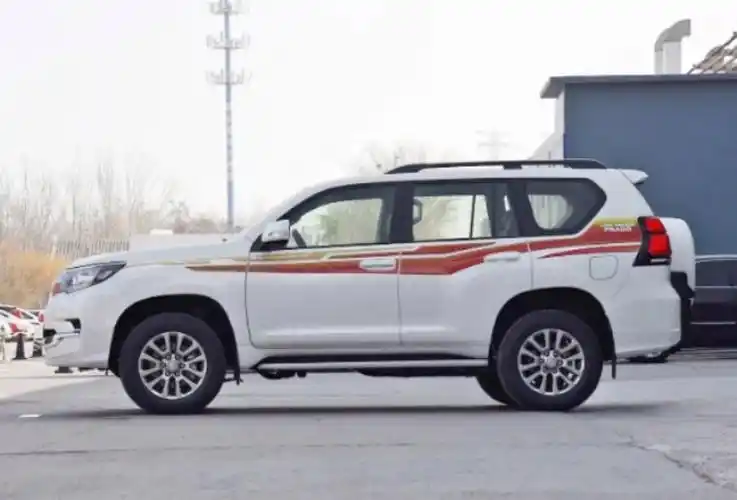 2023款丰田普拉多外观霸气,越野王者!