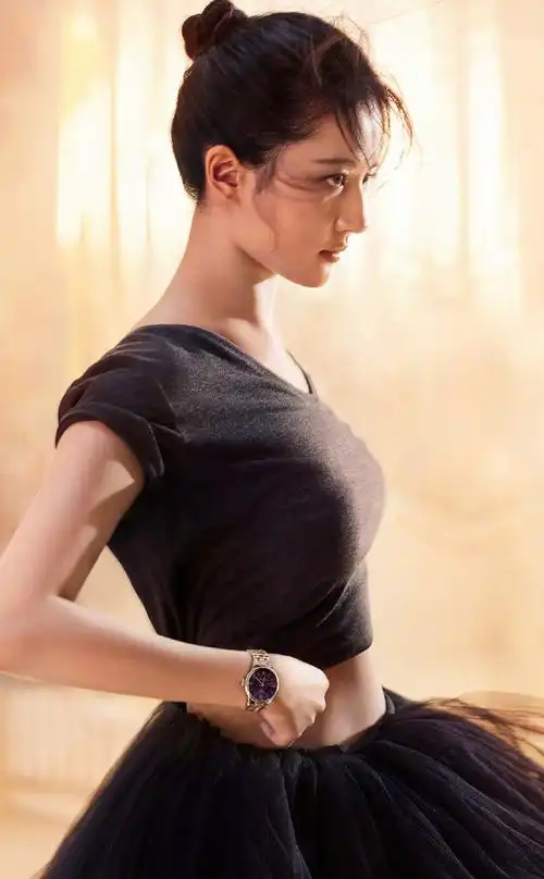 刘亦菲时尚芭莎封面大片