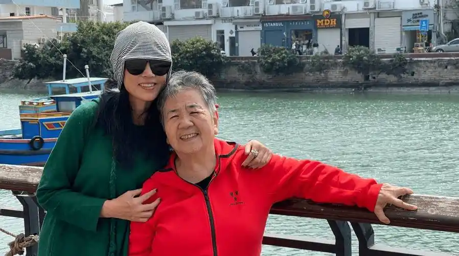 演员马丽:国家一级演员,被丈夫宠爱31年,戏红人不红也幸福_母亲_妻子