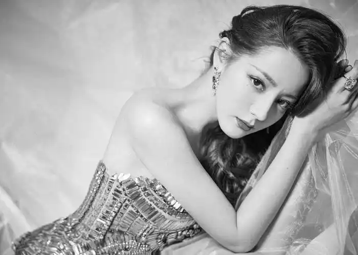 迪丽热巴乔晶晶 闪闪发光女明星
