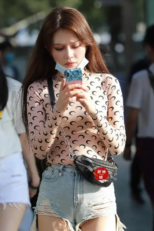 置顶#颜值##美女#  戴口罩的小姐姐颜值都很高