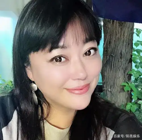李菁菁为何突然退出演艺圈?其实她早开了公司还当了董事长