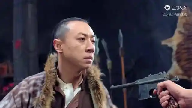 丁大命:有爹在,赵三龙不信有人敢杀他,谁想狼叼开枪了_赵三龙