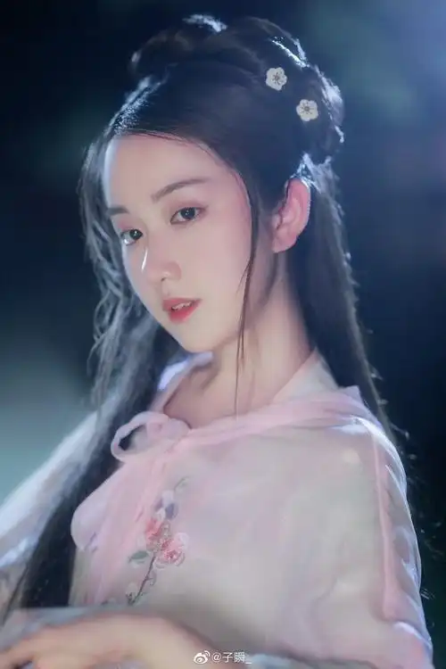 人物明星 植物多肉 生活百科 搞笑萌宠 人文艺术 设计 古风 壁纸 旅行