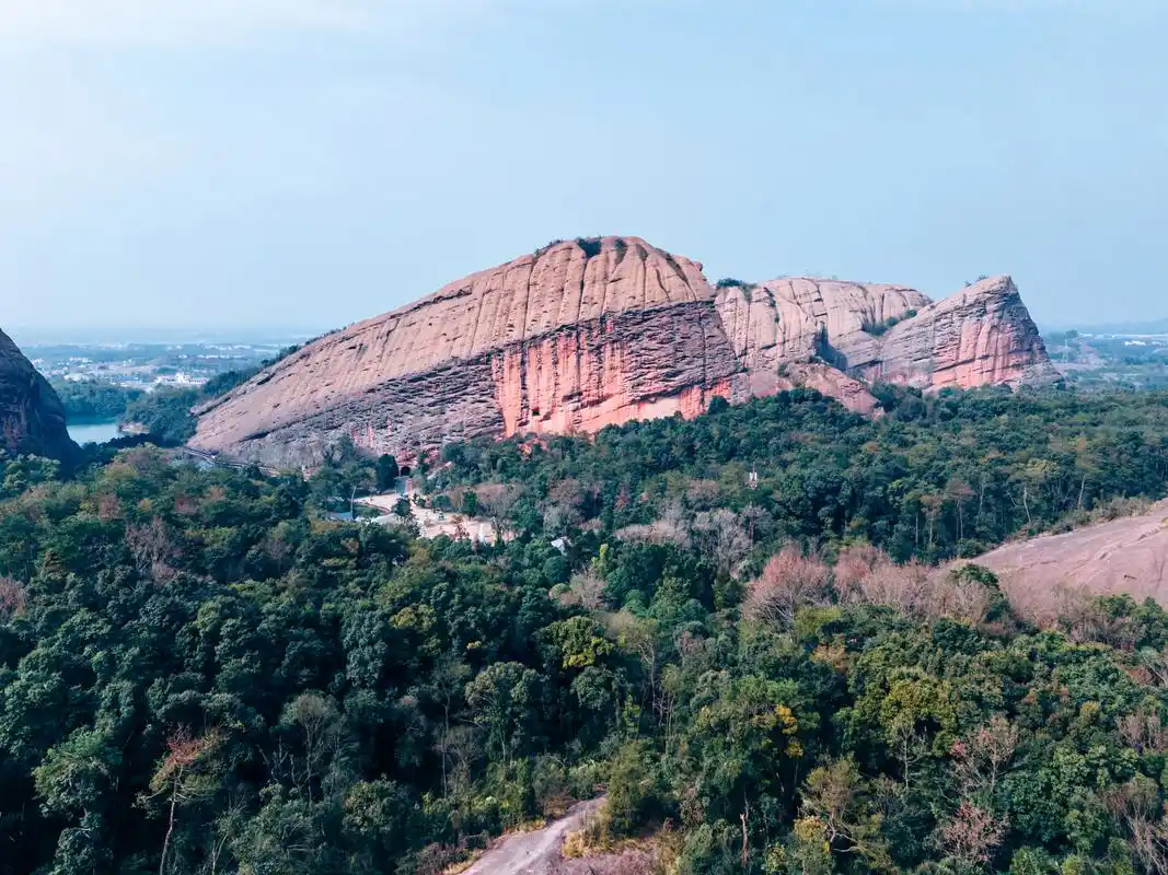 我与友人相约,跟随上饶广播车友情定龟峰相亲自驾团,一同踏上这片神奇