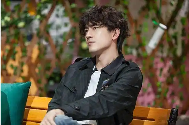 从林更新和胡歌的发言,就能看出来二人情商的高低了