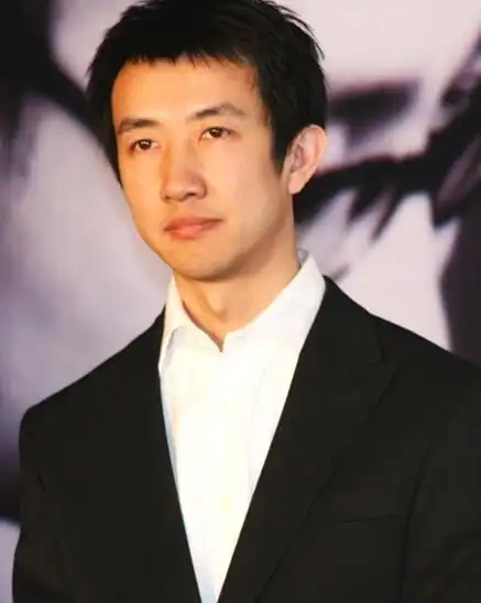 黄秋生演英国剧发狠背台词 称拍得很舒服